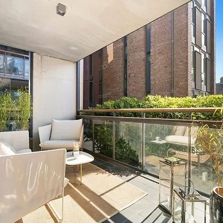 Downtown Trendy Exclusive Modern Flat *