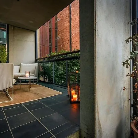 Downtown Trendy Exclusive Modern Flat